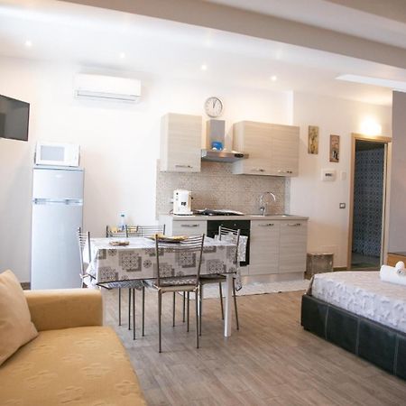 Happy Home Giardini Naxos Luaran gambar